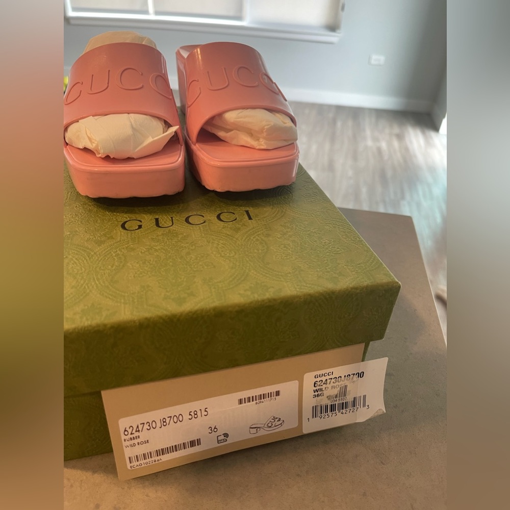 Gucci GUC Rubber Logo Platform Slide Sandal (Women)